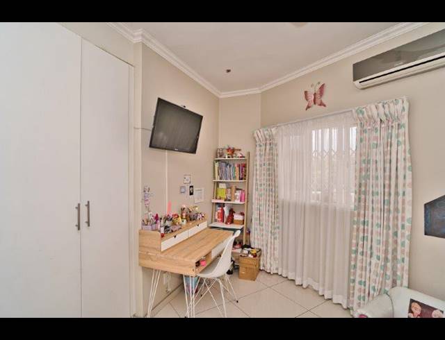 3 BEDROOM APARTMENT FOR SALE IN LA LUCIA